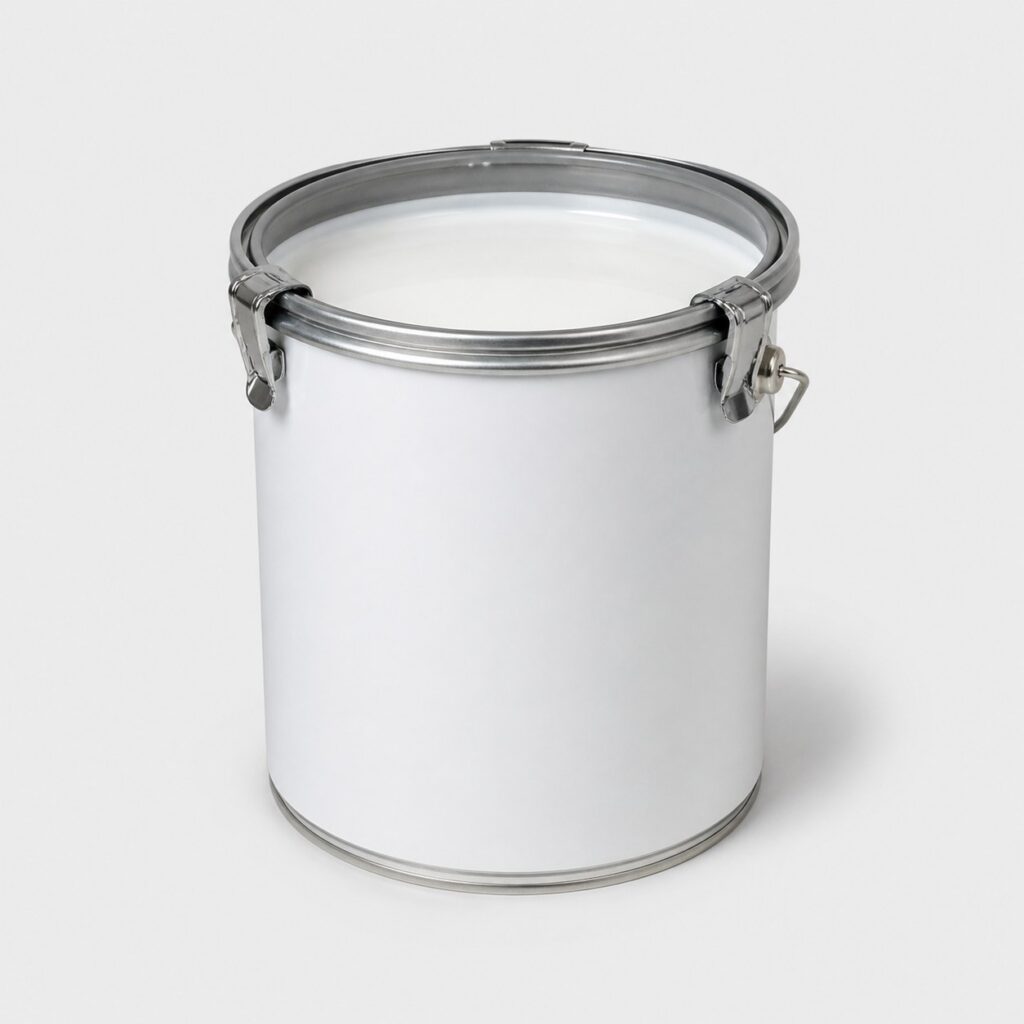 Pot de peinture pour meubles bois 1 L, blanc satin, isolé sur fond clair